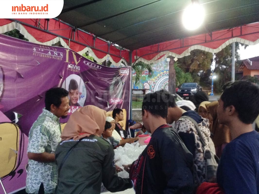 Suasana bazar amal bersama sosok dampingan dari komunitas Ketimbang Ngemis Semarang. (Inibaru.id/ Sitha Afril)