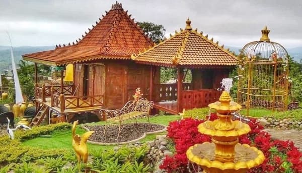 King Garden berada di sebelah Taman Bunga Celosia yang tak jauh dari Gedong Songo. (Travelingyuk)