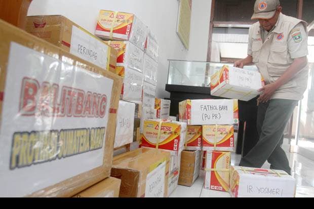 Pemprov Sumatera Barat Kirim 1 Ton Rendang untuk Korban Gempa Lombok