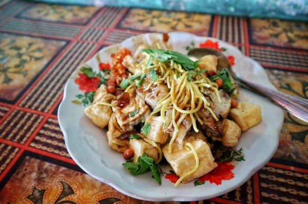 Harus Kunjungi Tahu Kupat Sido Mampir Kalau Bertandang ke Solo!