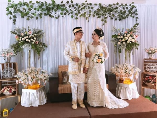 Nggak Perlu Ngabisin 500 Juta, Sontek Nikah Murah ala @allayavyn Ini