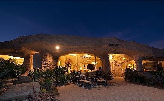 Selain Rumah di Atas Mal, Berikut Deretan Rumah Unik di Dunia