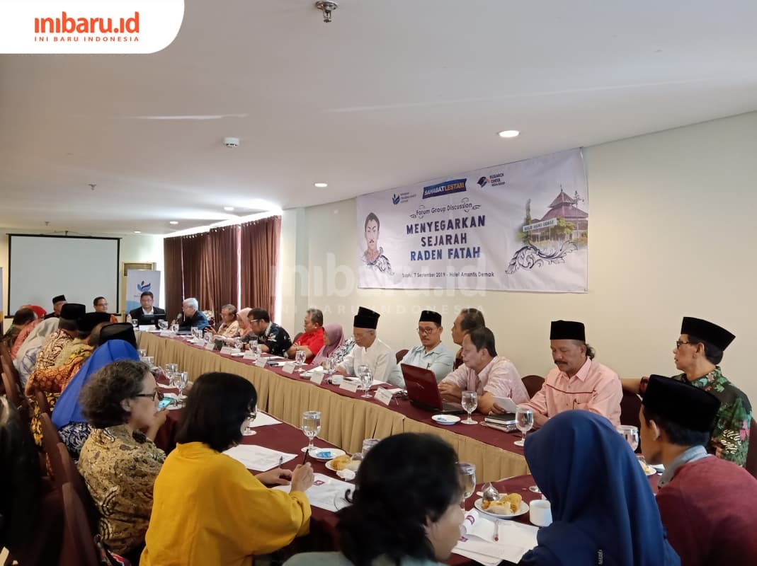 Belasan ahli berkumpul dalam forum diskusi yang bertujuan untuk menyegarkan ingatan mengenai sejarah Raden Patah, Sabtu (7/9) lalu. (Inibaru.id/ Zulfa Anisah)
