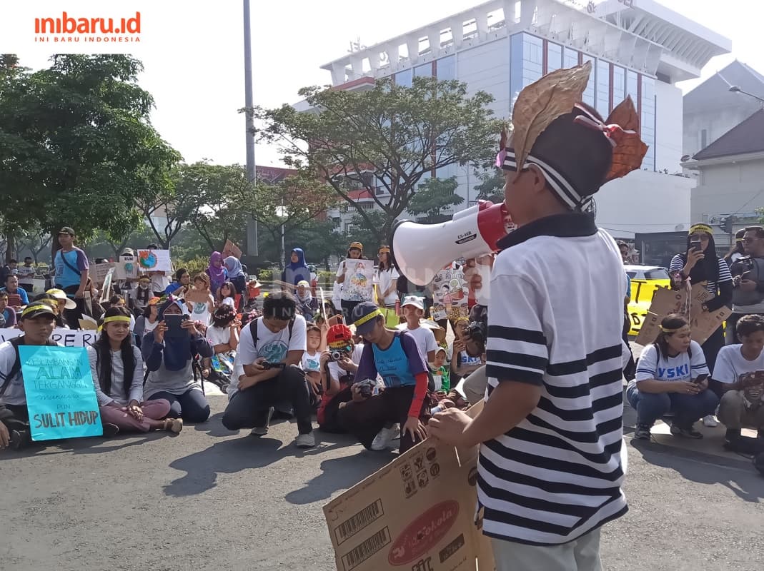 Mereka yang Menerima Ajakan Panik Greta Thunberg